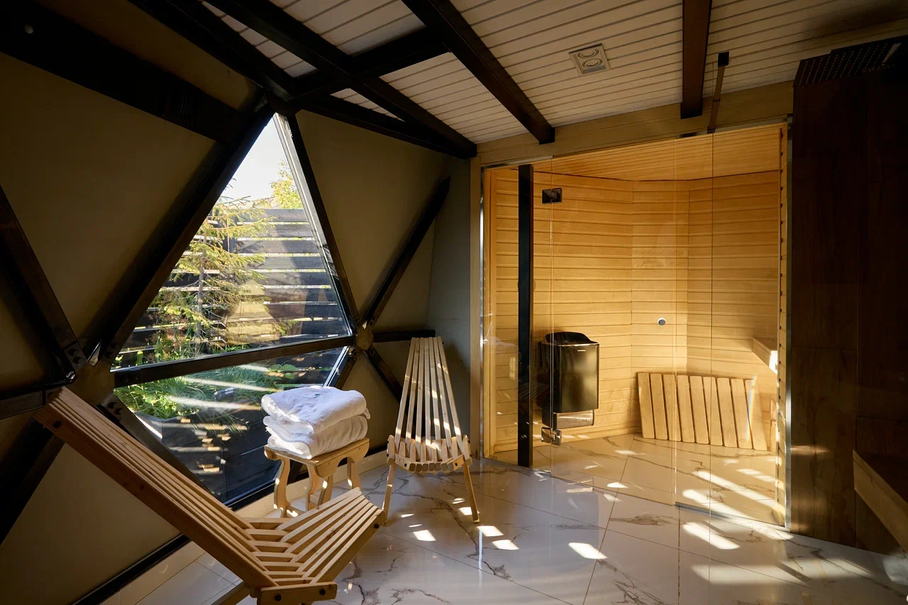 Дом сфера с душем и панорамной ванной