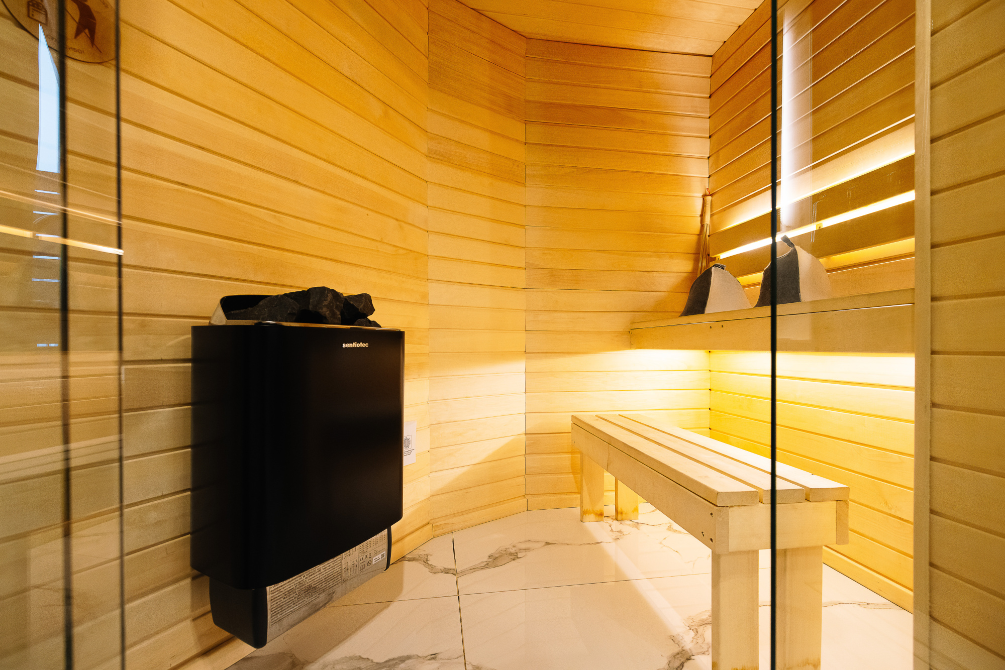 Дом сфера с душем и уединенной ванной